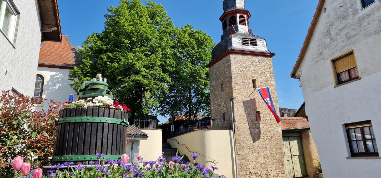 Glockenturm Gau-Weinheim