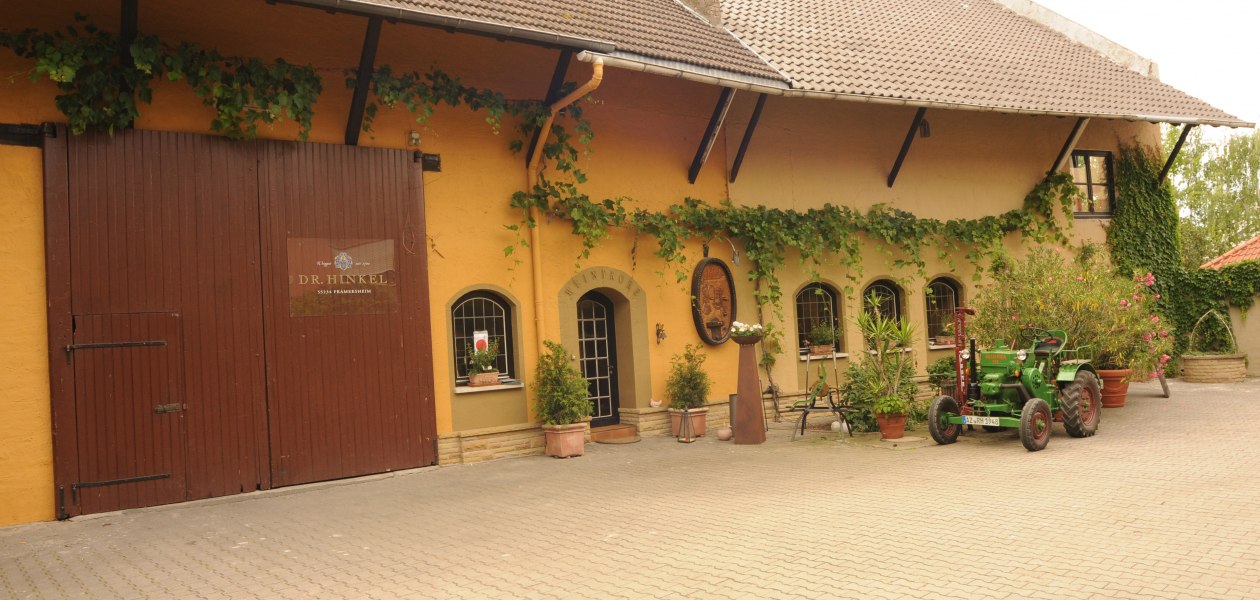 Weingut Dr. Hinkel_Hof, © Weingut Dr. Hinkel